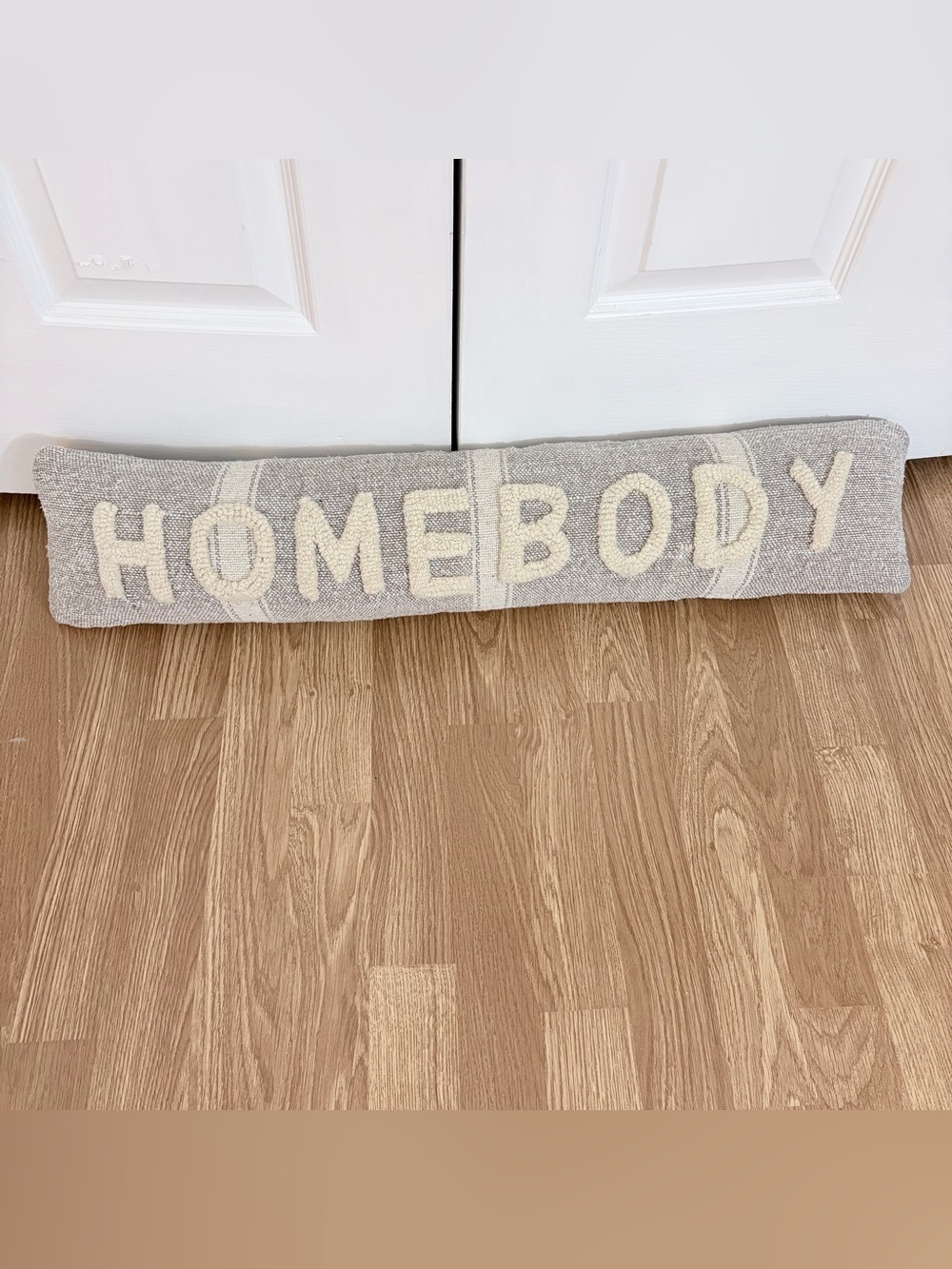 Mud Pie “HOMEBODY” Hooked Wool Lumbar Case & Pillow
